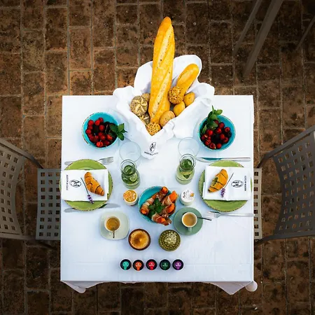 Bed & Breakfast Maison De Coco 4*