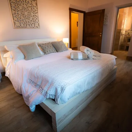 Maison De Coco Vico dʼElsa