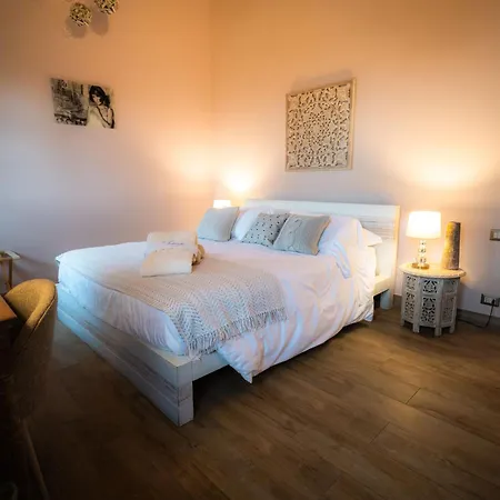 Maison De Coco Vico dʼElsa